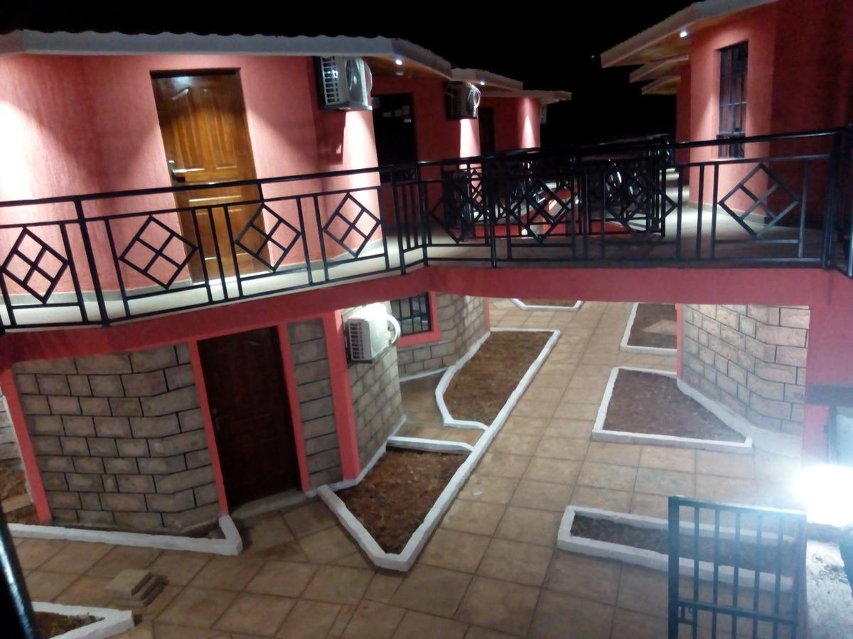 Savannah Paradise Hotel Makindu Exterior foto